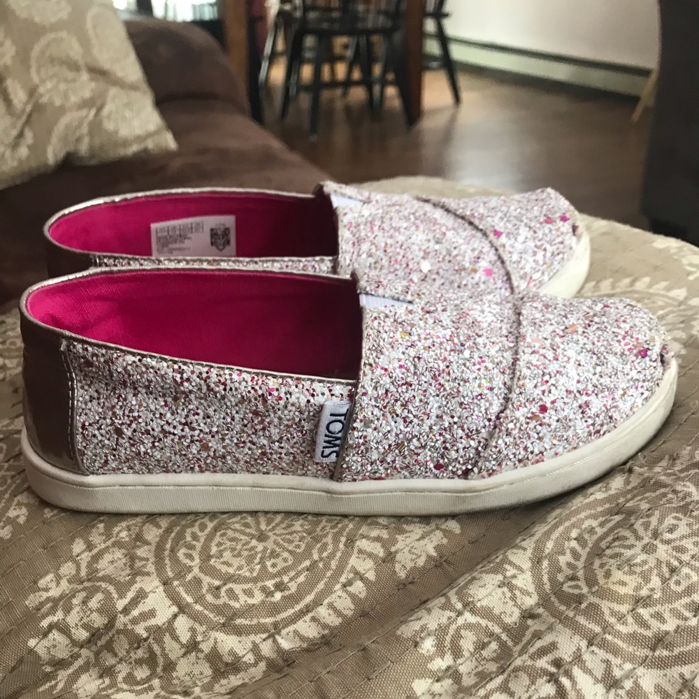 Girls Toms Size 1. Glittery pink